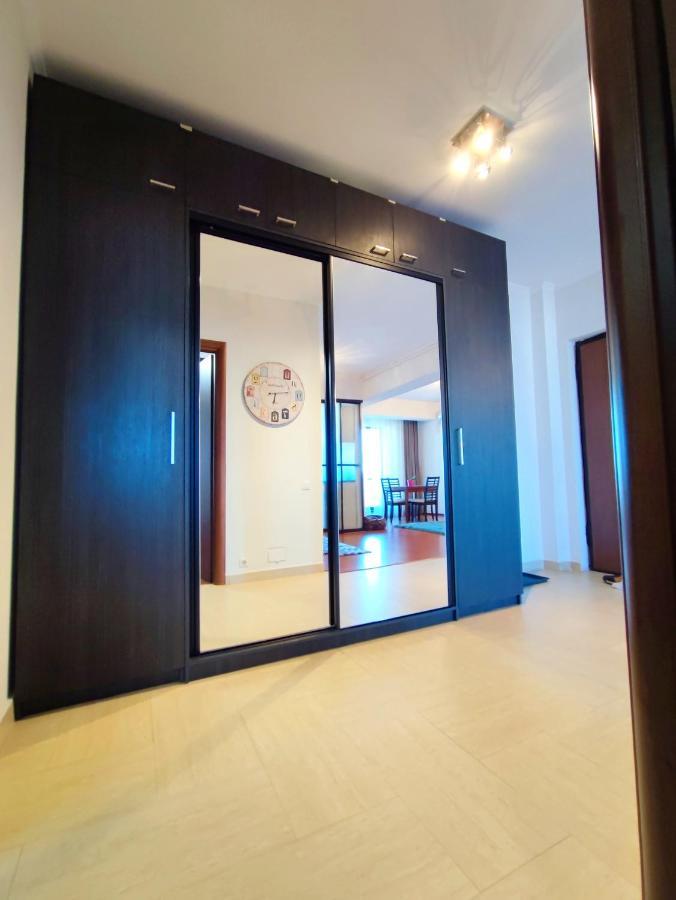 Aria Premium Apartment Boekarest Buitenkant foto
